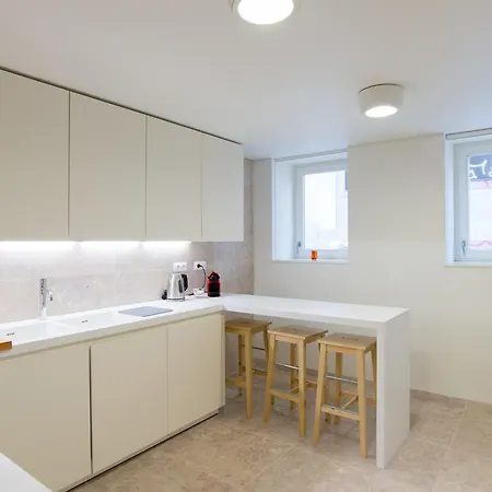 Feels Like Spacious Terrace Flat Near Marques アパート *