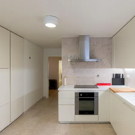 Feels Like Spacious Terrace Flat Near Marques * リスボン