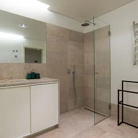 Feels Like Spacious Terrace Flat Near Marques Lisbon