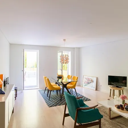 Feels Like Spacious Terrace Flat Near Marques Apartment